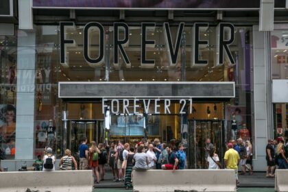 Forever 21 apuesta por expansión y adaptación en el retail global