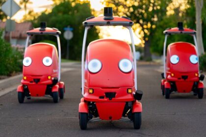 DoorDash y Uber Eats apuestan por robots e IA en el delivery