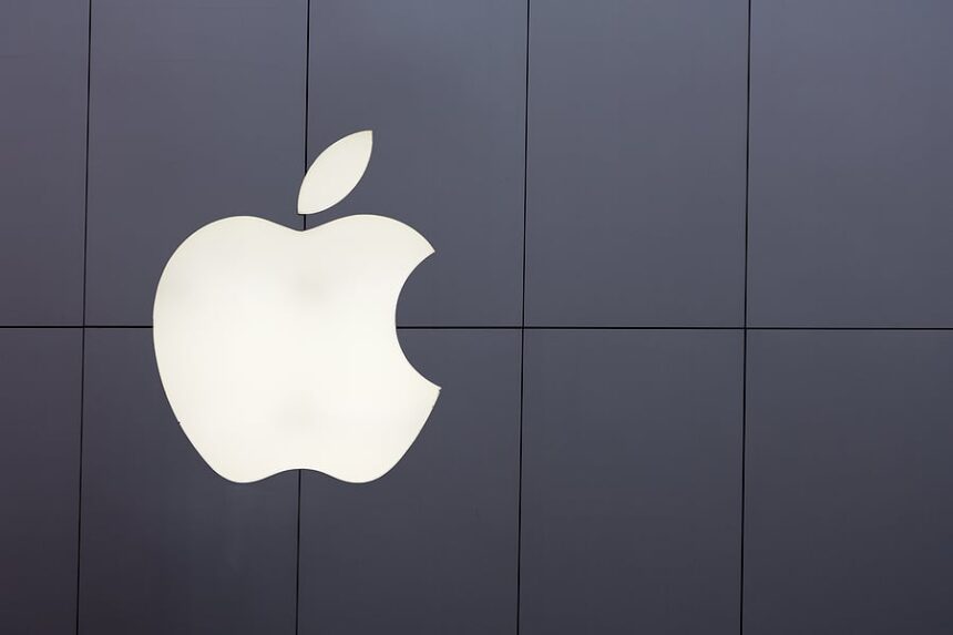 Apple ficha a exdirectiva de Google para liderar marketing de IA