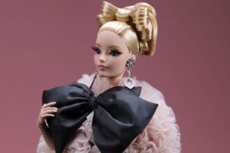 Mattel presenta Barbie Atelier Doll #1, muñeca de alta costura