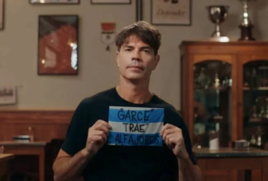 Shot lanza alfajor de pasta de maní inspirado en meme futbolístico