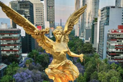 México sube al puesto 19 en ranking global de IED de Kearney