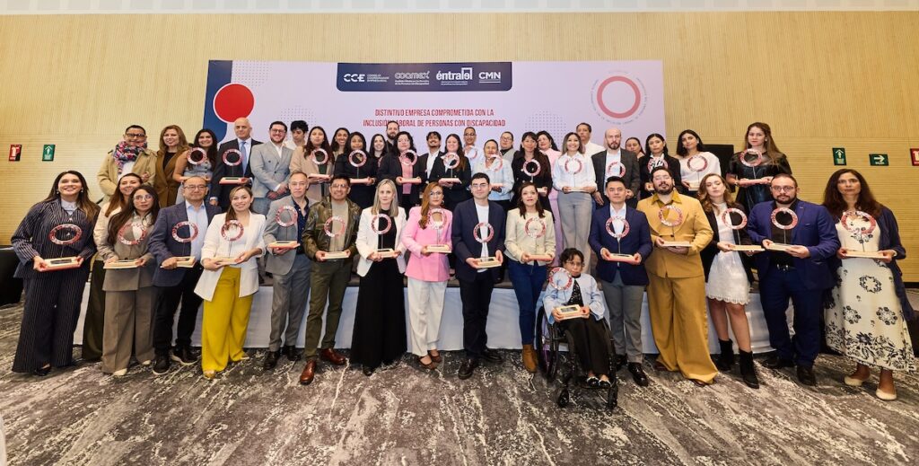 BBVA México recibe distintivo por inclusión laboral 2026