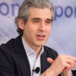 Roberto Capuano presenta Olinia, primer auto eléctrico mexicano