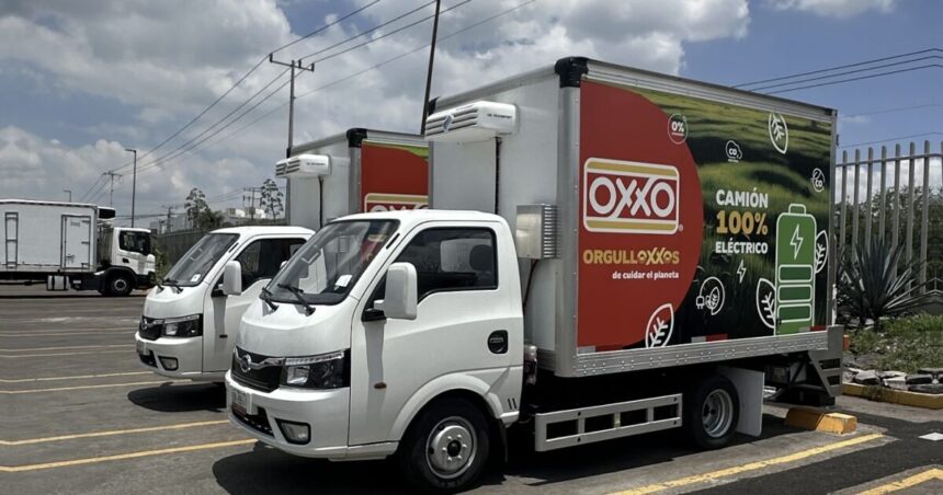 OXXO implementa camiones eléctricos BYD en logística de Querétaro