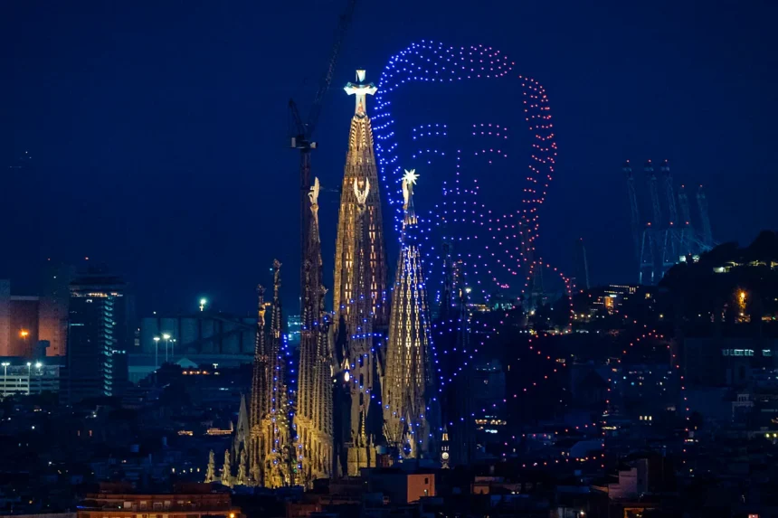 Flock Drone Art Studio duplica ventas tras show en Sagrada Família