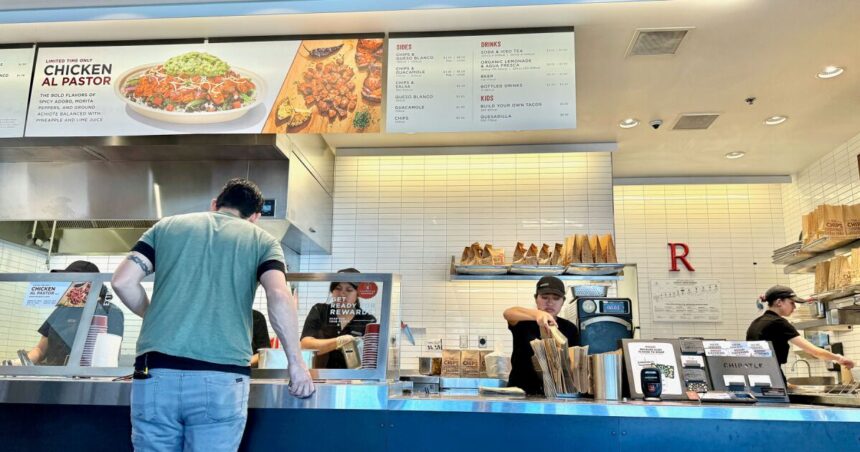 Chipotle y Alsea abrirán primeros restaurantes en México en 2026
