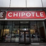 Chipotle abre su primer restaurante en México con precios locales