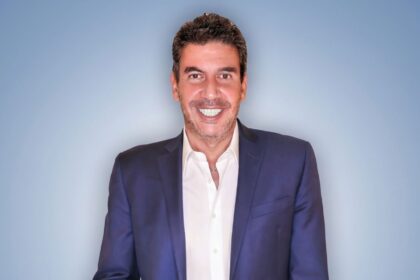 Arturo Elías Ayub publica "El negociador", guía sobre negocios