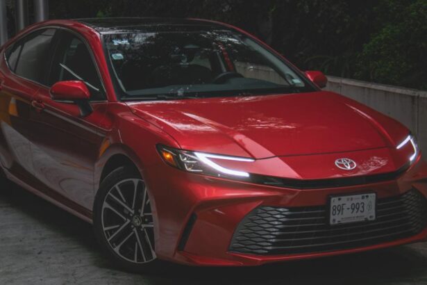 Toyota Camry 2026 llega a México solo en versión híbrida