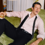 Callum Turner, nuevo embajador global de Johnnie Walker Blue Label