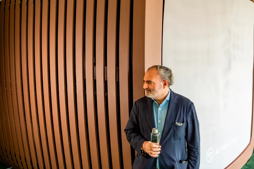 Barcelona lanza generador doméstico que extrae agua del aire