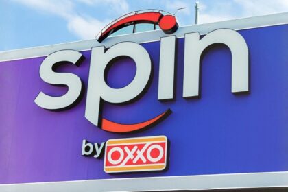 FEMSA descarta convertir OXXO en banco y apuesta por Spin