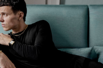 Arón Piper lidera campaña de Tiffany & Co. sobre amor propio