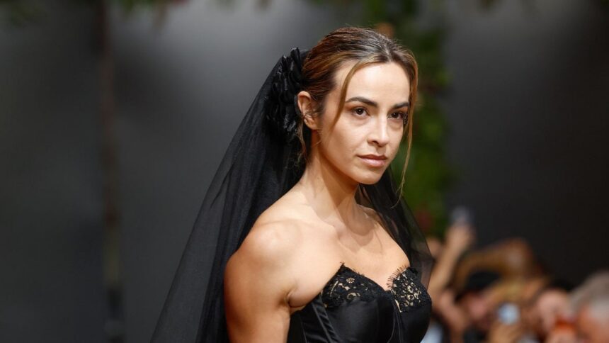 Atelier Couture 2026 revela tendencias nupciales para bodas 2027