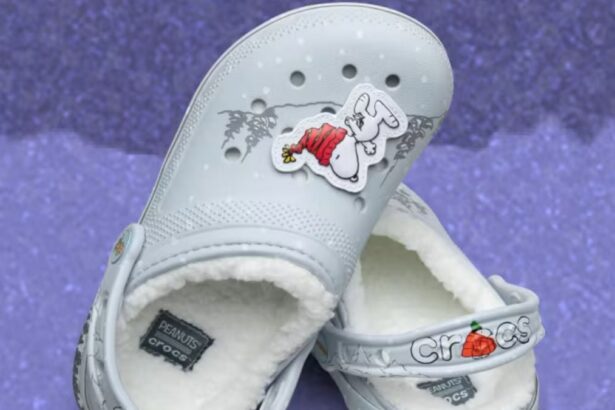Crocs y Peanuts lanzan colección navideña para toda la familia