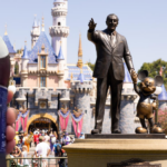 Pepsi lanza botella animada por 10 años de Shanghai Disneyland